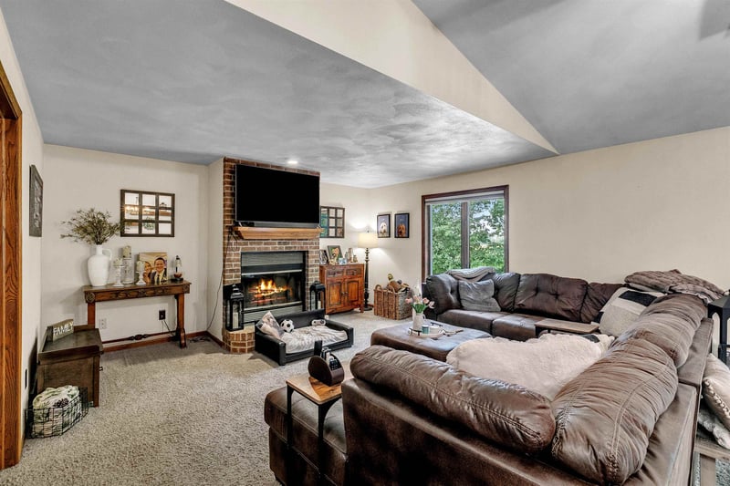 N3986 Shamrock Cir, Freedom, WI 54913-9239