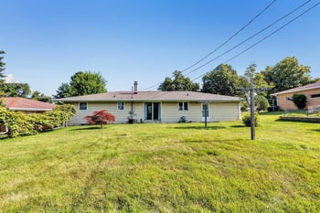 2056 Zeise Ave, Green Bay, WI 54302