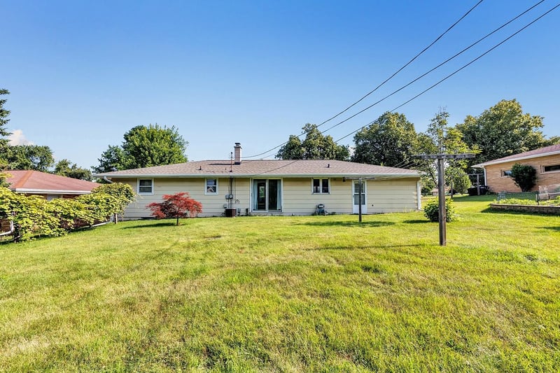 2056 Zeise Ave, Green Bay, WI 54302