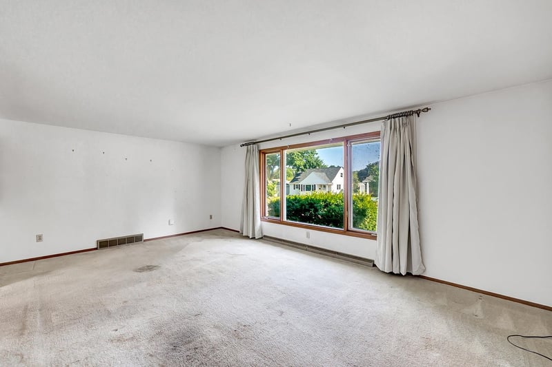 2056 Zeise Ave, Green Bay, WI 54302