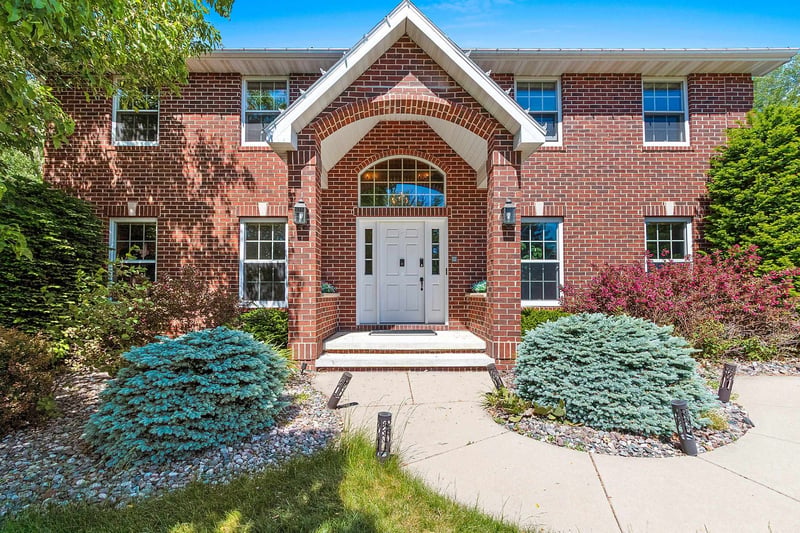2110 Shady Ln, Green Bay, WI 54313