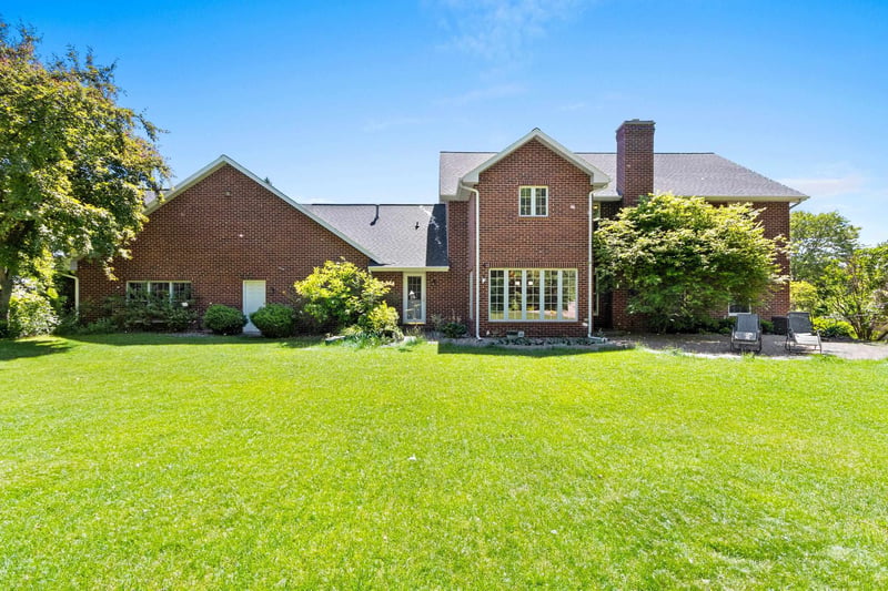 2110 Shady Ln, Green Bay, WI 54313