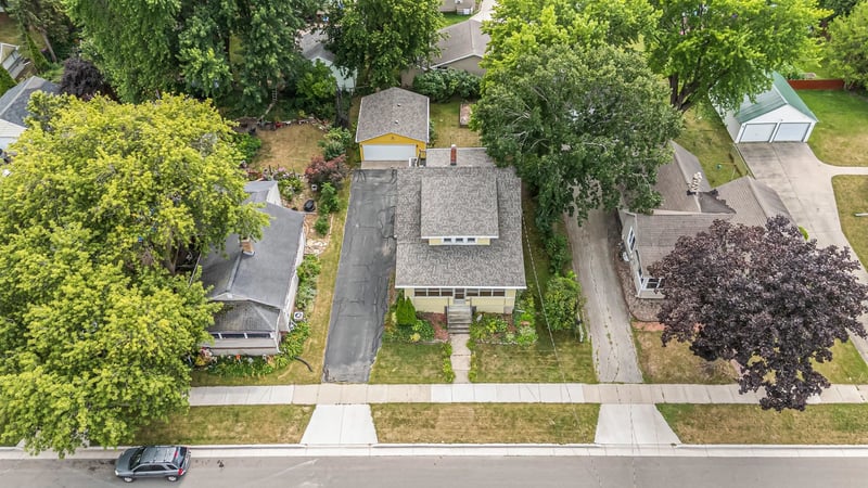 429 Columbian Ave, Neenah, WI 54956