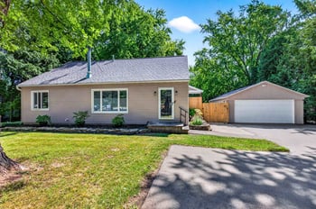 1338 Leonard Point Rd, Oshkosh, WI 54904