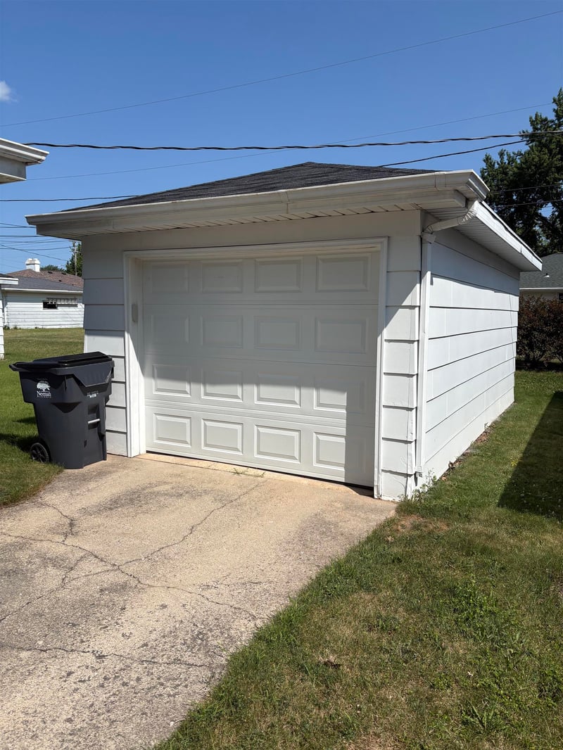 1021 Evans St, Neenah, WI 54956