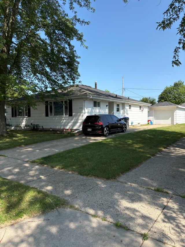 1025 Evans St, Neenah, WI 54956