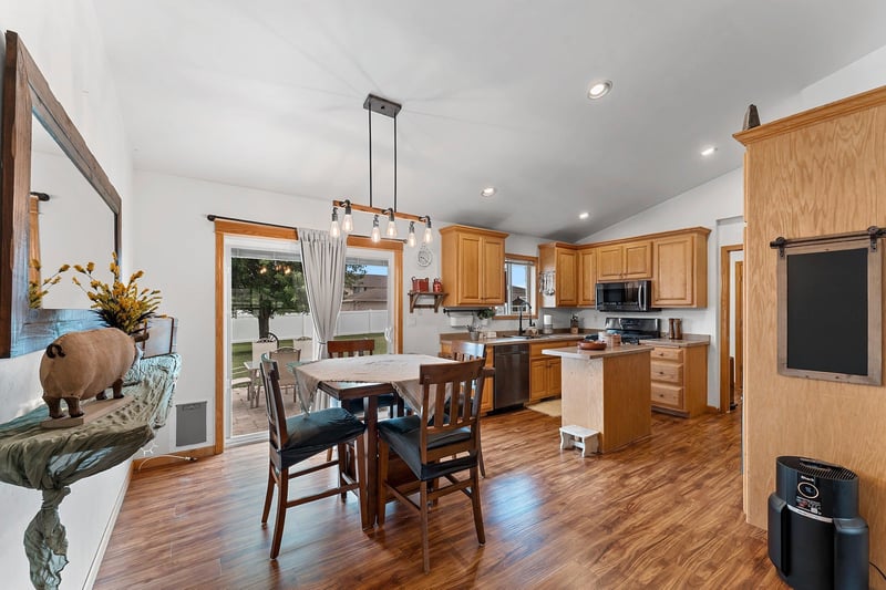 2337 Samantha St, De Pere, WI 54115