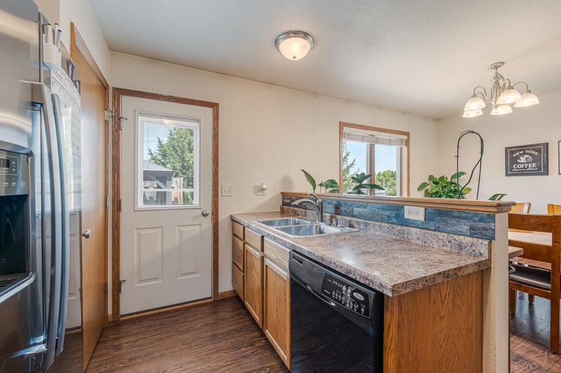 365 Lilac St, Oshkosh, WI 54902