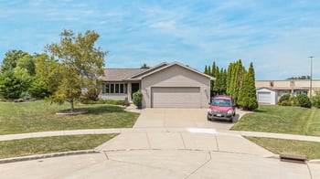 365 Lilac St, Oshkosh, WI 54902