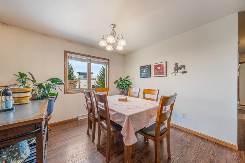 365 Lilac St, Oshkosh, WI 54902