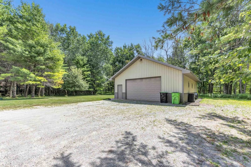 N3636 Willow Rd, Pulaski, WI 54162