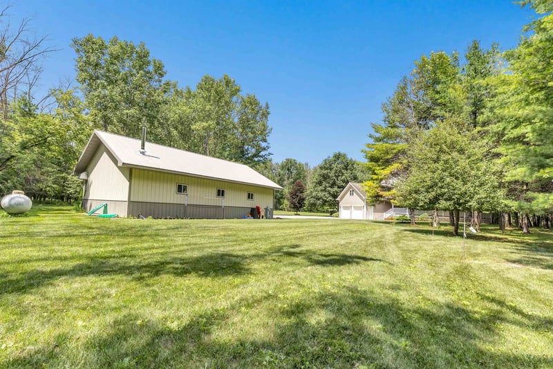 N3636 Willow Rd, Pulaski, WI 54162