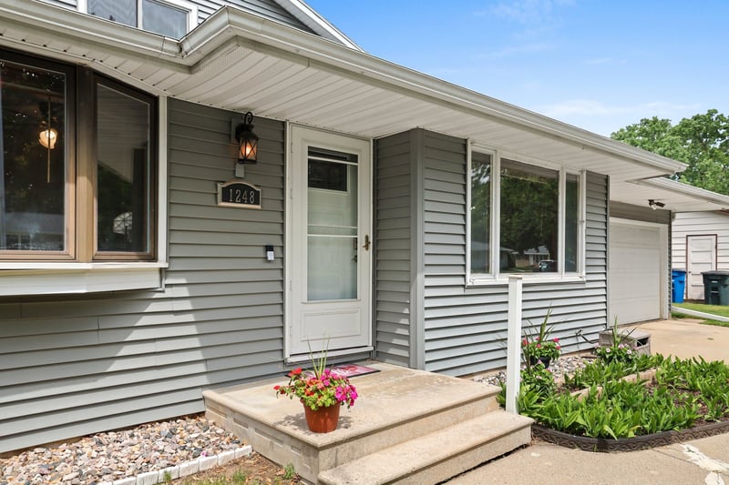 1248 April Ln, Green Bay, WI 54304