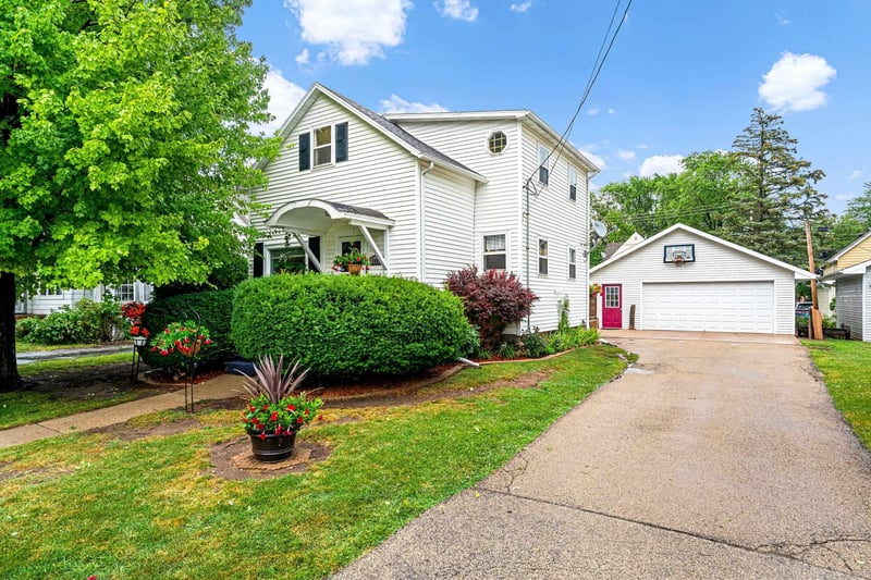 1408 Clark St, Appleton, WI 54911
