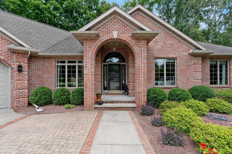 1036 Coprinus Ct, Green Bay, WI 54313