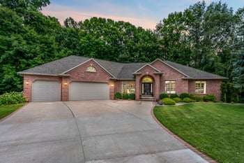 1036 Coprinus Ct, Green Bay, WI 54313