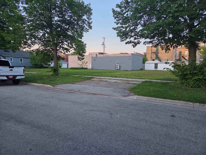 414 Chestnut Ave, Green Bay, WI 54303