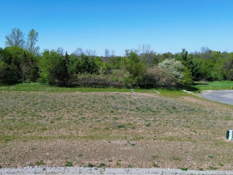 Goldfinch Dr #5, Greenville, WI 54942