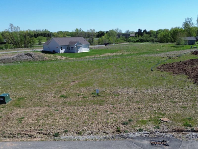 Goldfinch Dr #8, Greenville, WI 54942