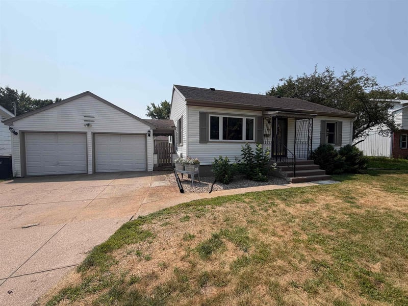 512 Fairview Way, Shawano, WI 54166
