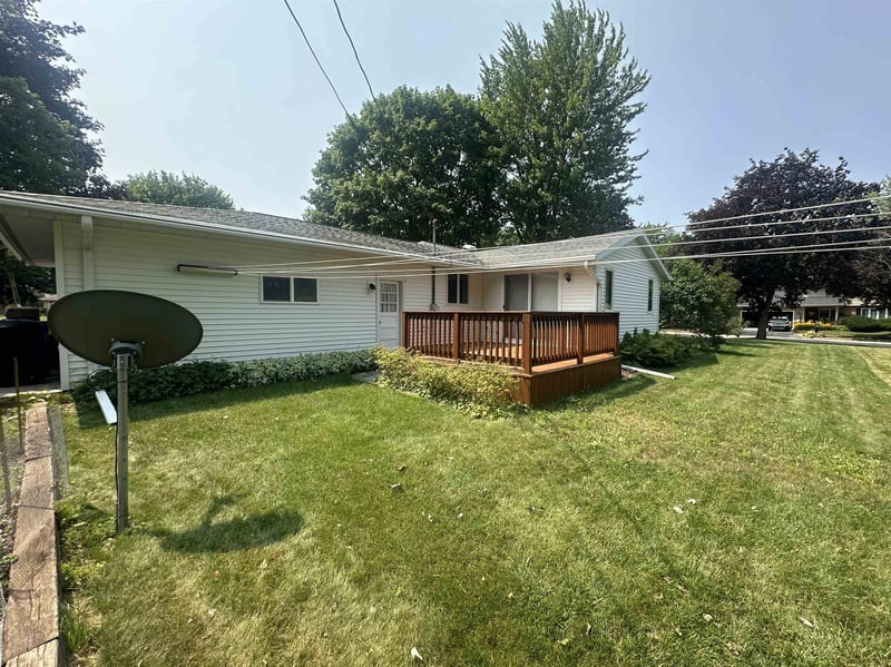 1212 Harding Dr, Appleton, WI 54915