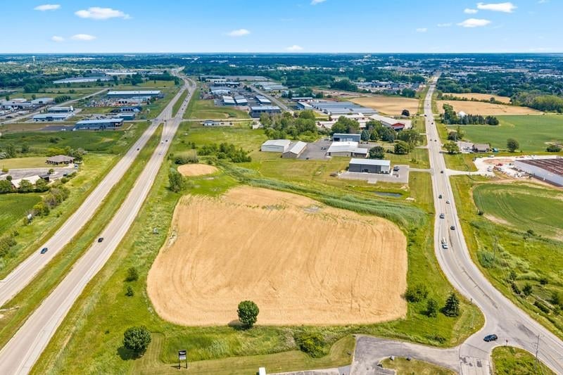W Greenville Dr #2, Greenville, WI 54942