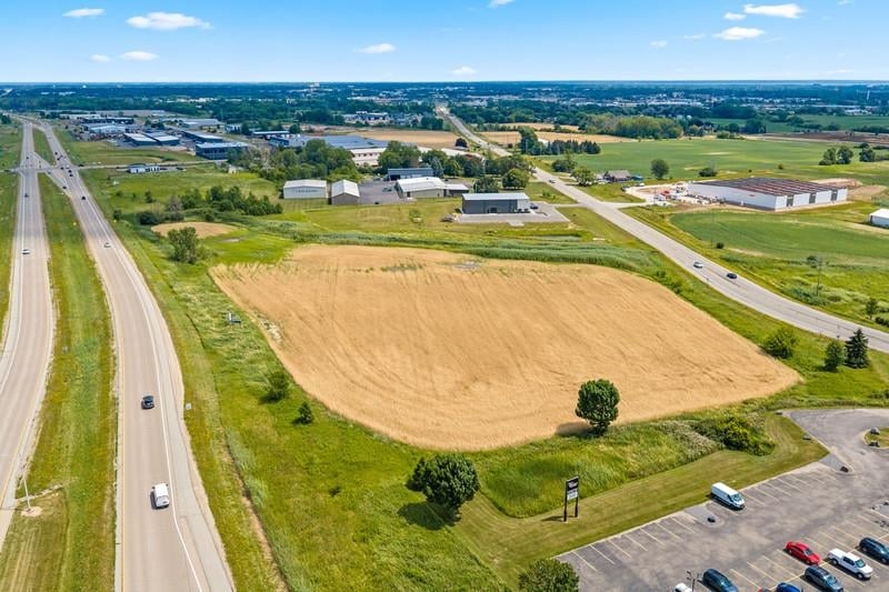 W Greenville Dr #2, Greenville, WI 54942