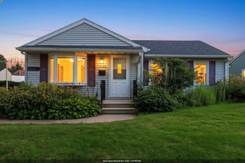 1926 Hillview Dr, Green Bay, WI 54202