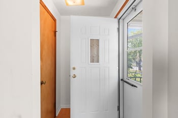 1926 Hillview Dr, Green Bay, WI 54202