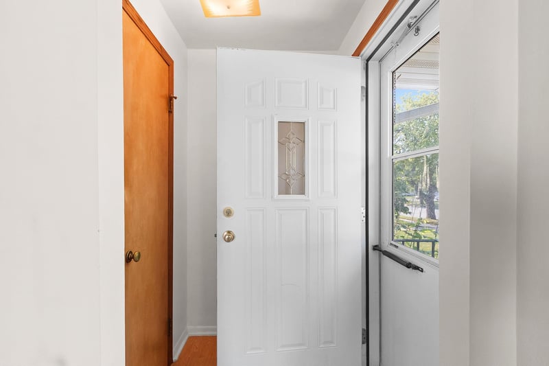 1926 Hillview Dr, Green Bay, WI 54202