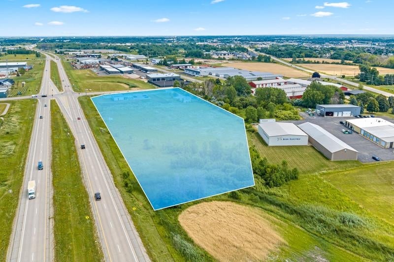 N Mayflower Dr #3, Greenville, WI 54942