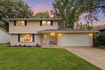 1698 Beaver Dam Dr, Green Bay, WI 54304-2002