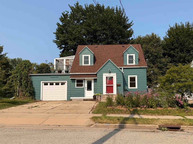 615 S Weimar St, Appleton, WI 54915