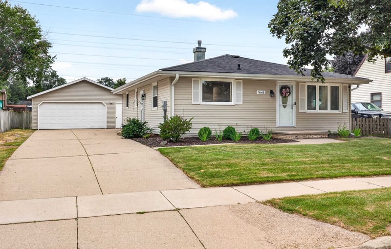 1645 Roeland Ave, Appleton, WI 54915