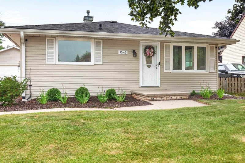 1645 Roeland Ave, Appleton, WI 54915