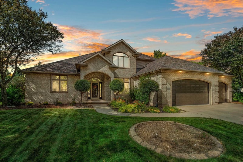 236 Thornbrook Ln, Appleton, WI 54913