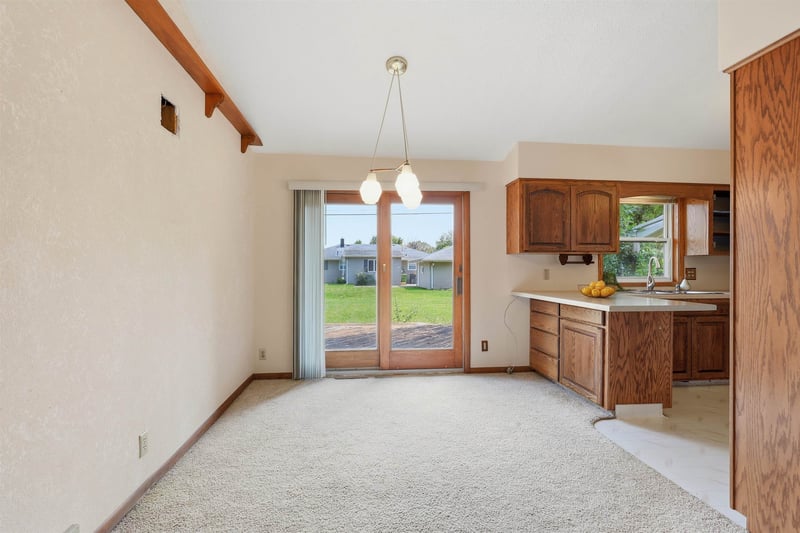 327 Roger St, Kimberly, WI 54136-1746