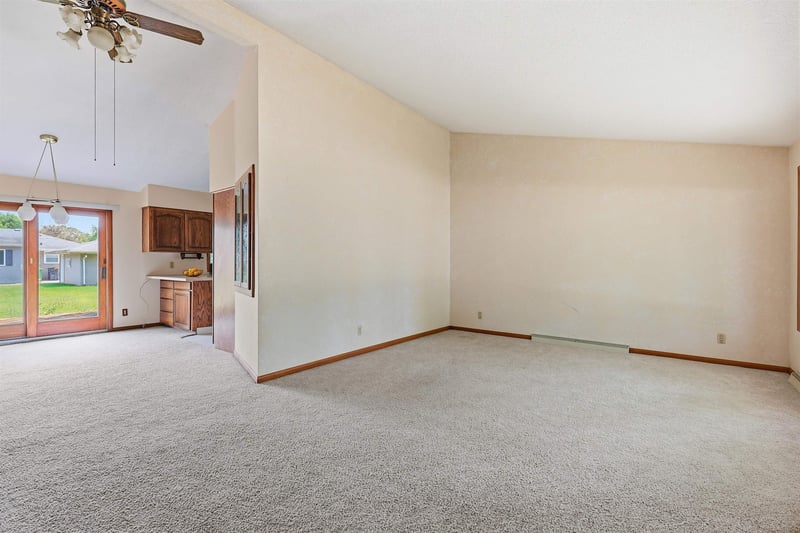327 Roger St, Kimberly, WI 54136-1746