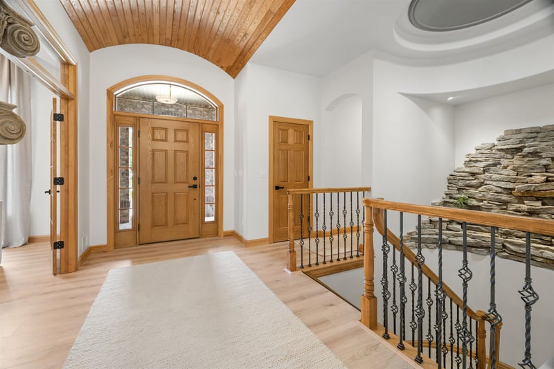 2870 Sleepy Hollow Dr, Green Bay, WI 54311
