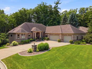 2870 Sleepy Hollow Dr, Green Bay, WI 54311