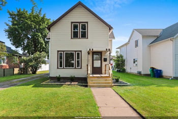 1457 Cedar St, Green Bay, WI 54302-1858