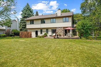 2875 Westmoor Rd, Oshkosh, WI 54904