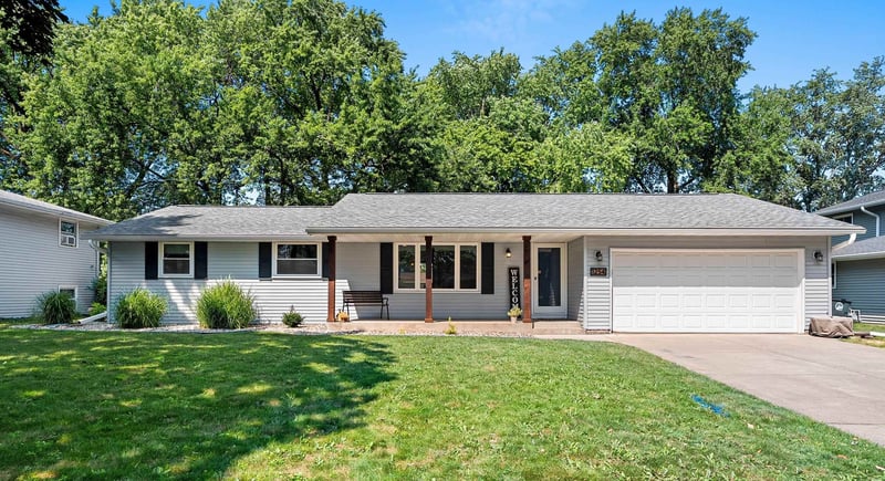 1254 April Ln, Green Bay, WI 54304