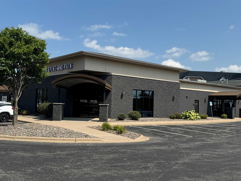 1600 N Casaloma Dr, Appleton, WI 54913-8245