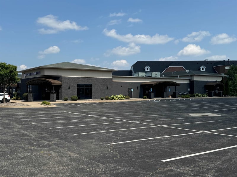 1600 N Casaloma Dr, Appleton, WI 54913-8245
