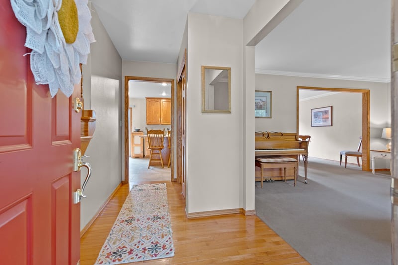 N1357 Tuckaway Ct, Greenville, WI 54942