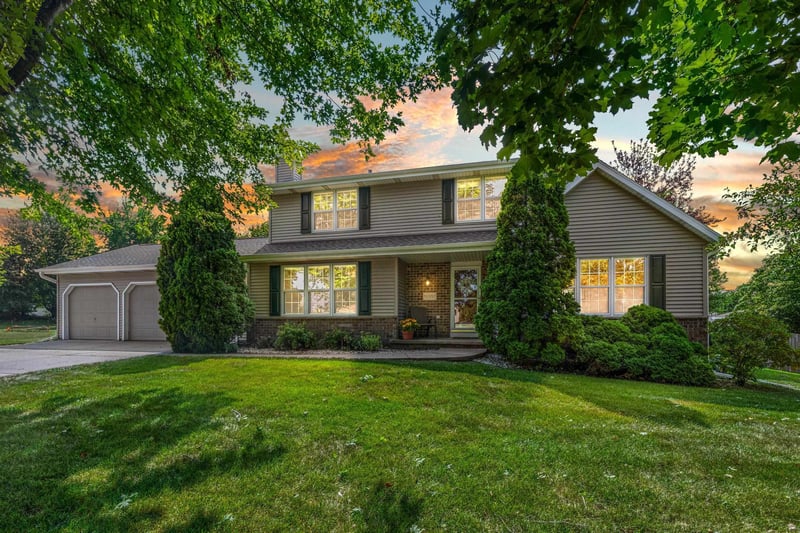 N1357 Tuckaway Ct, Greenville, WI 54942