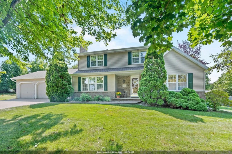 N1357 Tuckaway Ct, Greenville, WI 54942