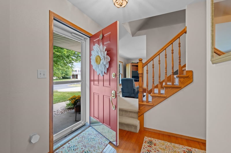 N1357 Tuckaway Ct, Greenville, WI 54942