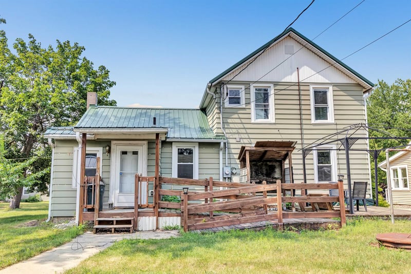 520 Union St, Shawano, WI 54166-2932